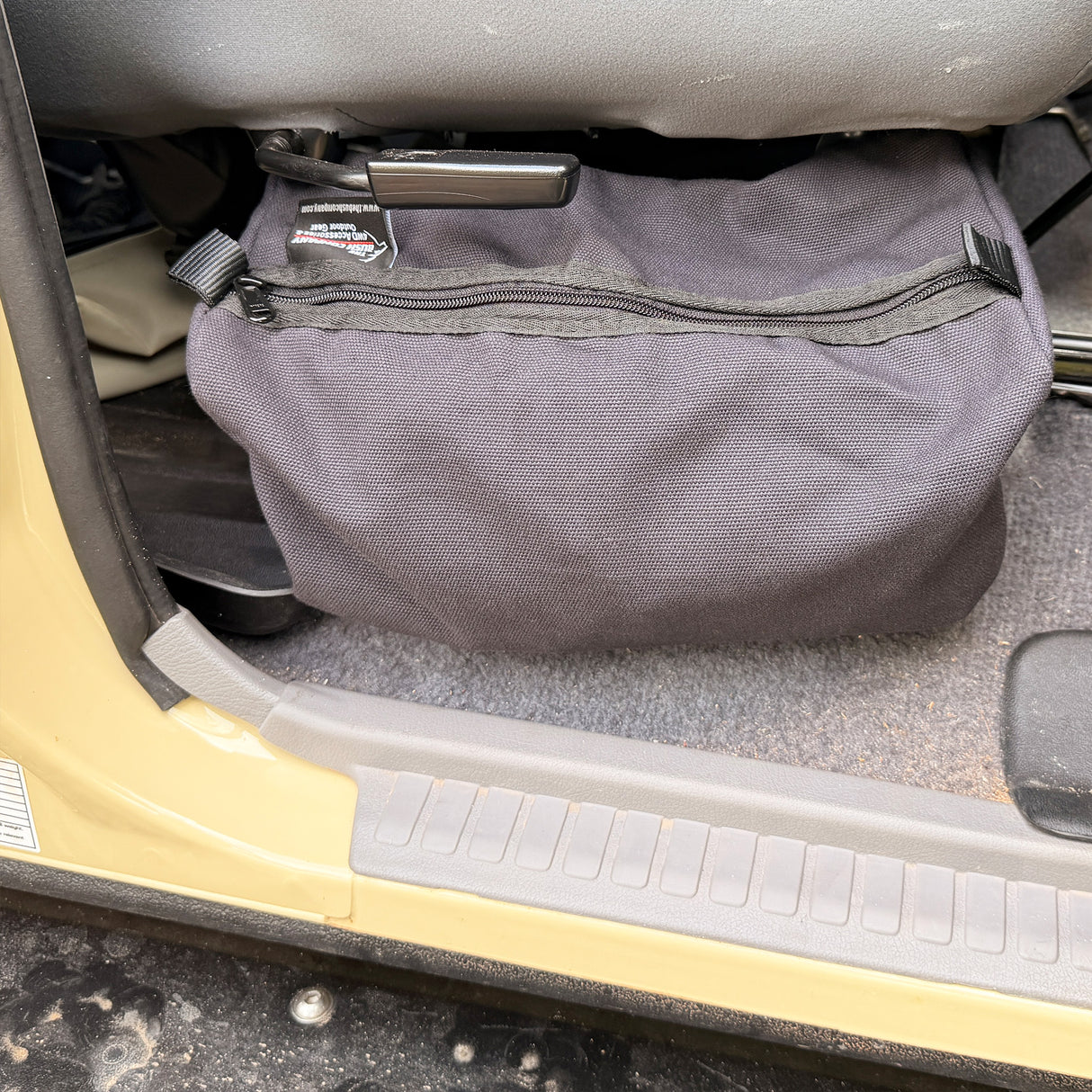 Toyota Landcruiser (J70) Series - Seat Side Bags - The Bush Company