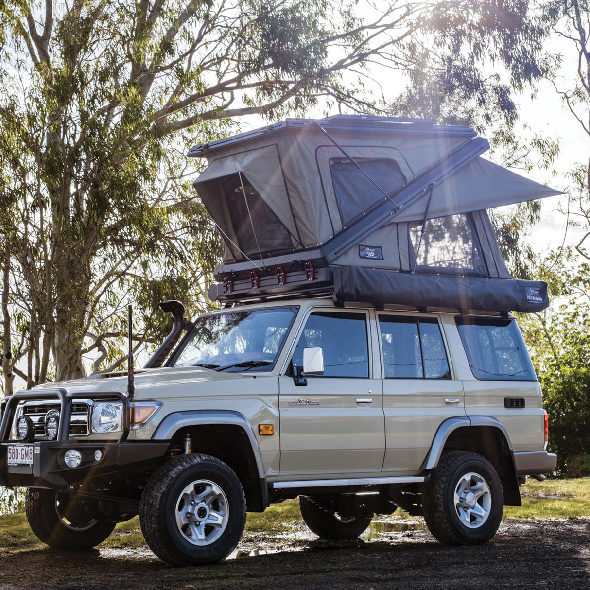 TX27 Hardshell Rooftop Tent