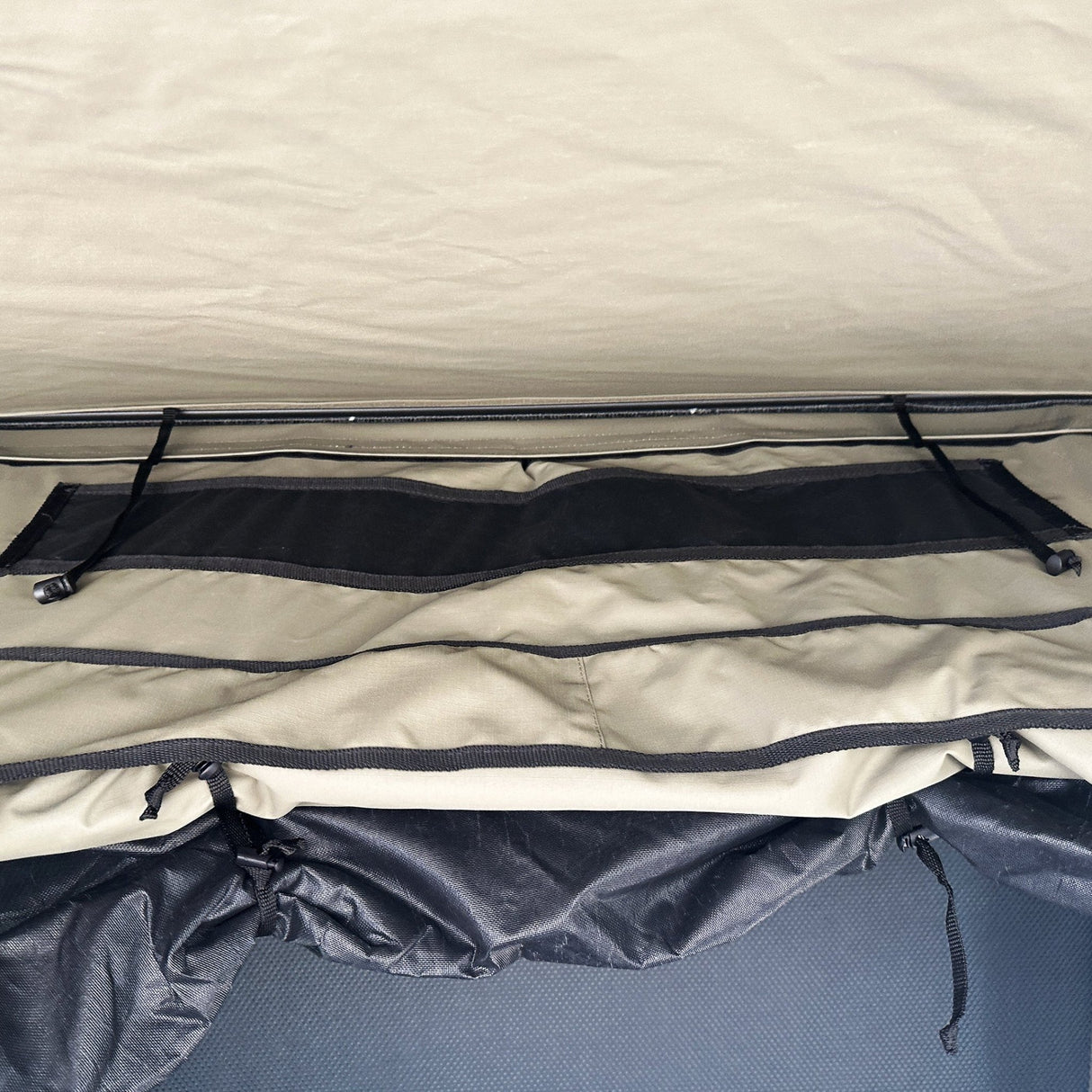 LX27 Clamshell Rooftop Tent - The Bush Company