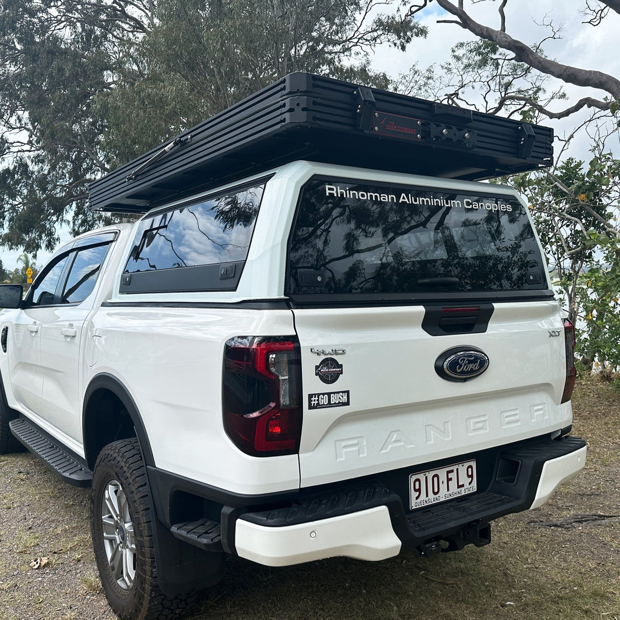 LX27 Clamshell Rooftop Tent - The Bush Company