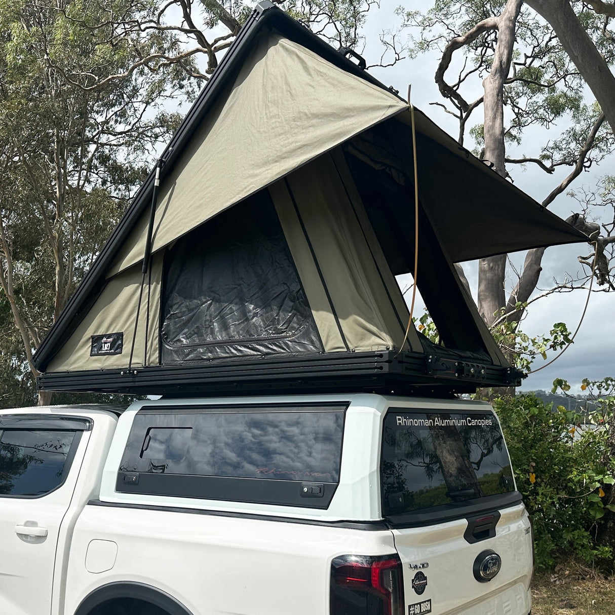 LX27 Clamshell Rooftop Tent - The Bush Company