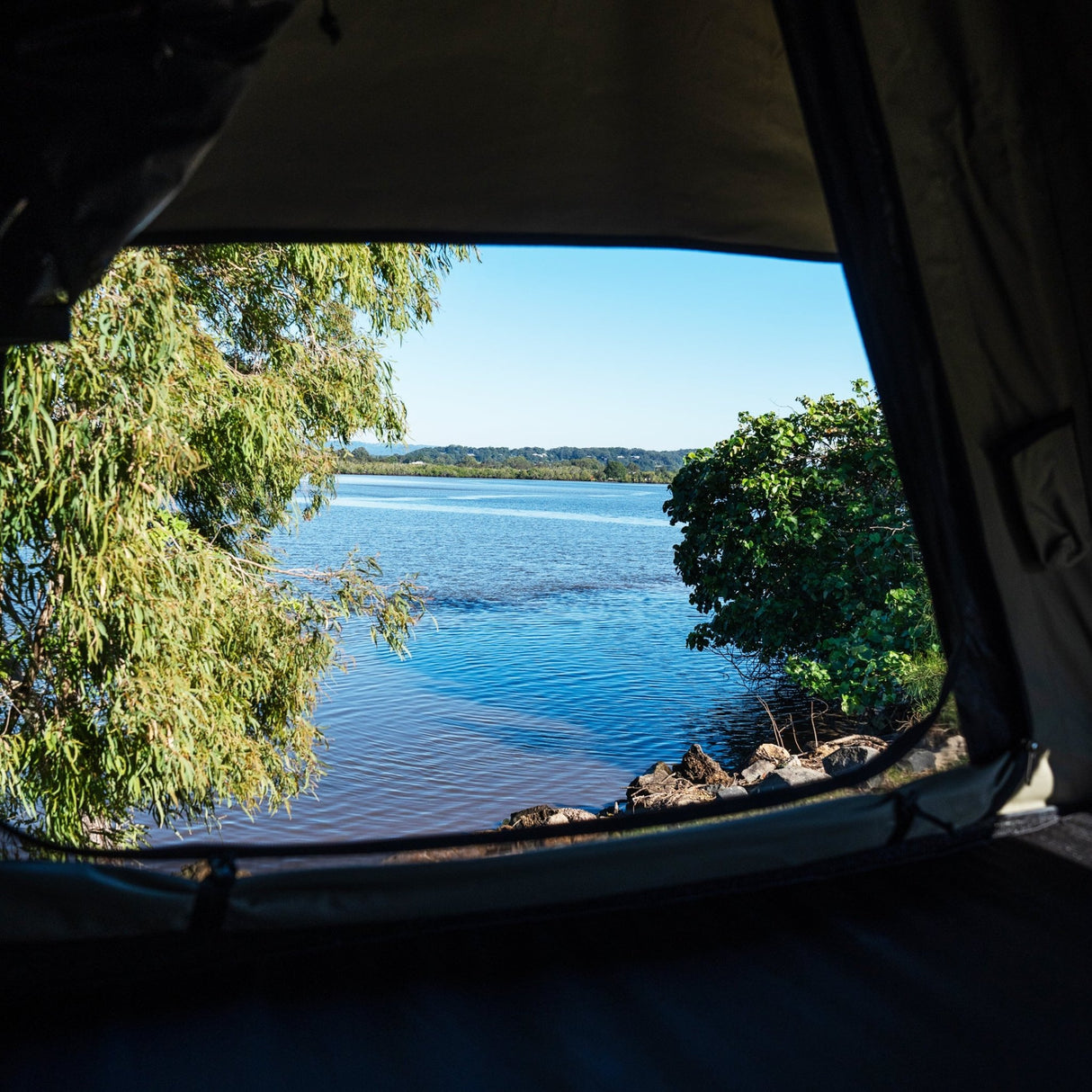 LX27 Clamshell Rooftop Tent - The Bush Company