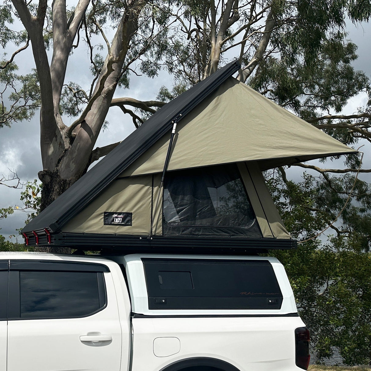 LX27 Clamshell Rooftop Tent - The Bush Company
