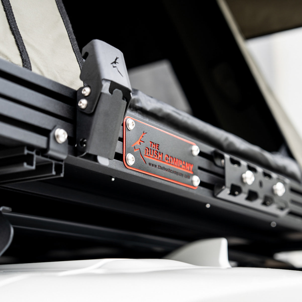 LX27 Clamshell Rooftop Tent - The Bush Company