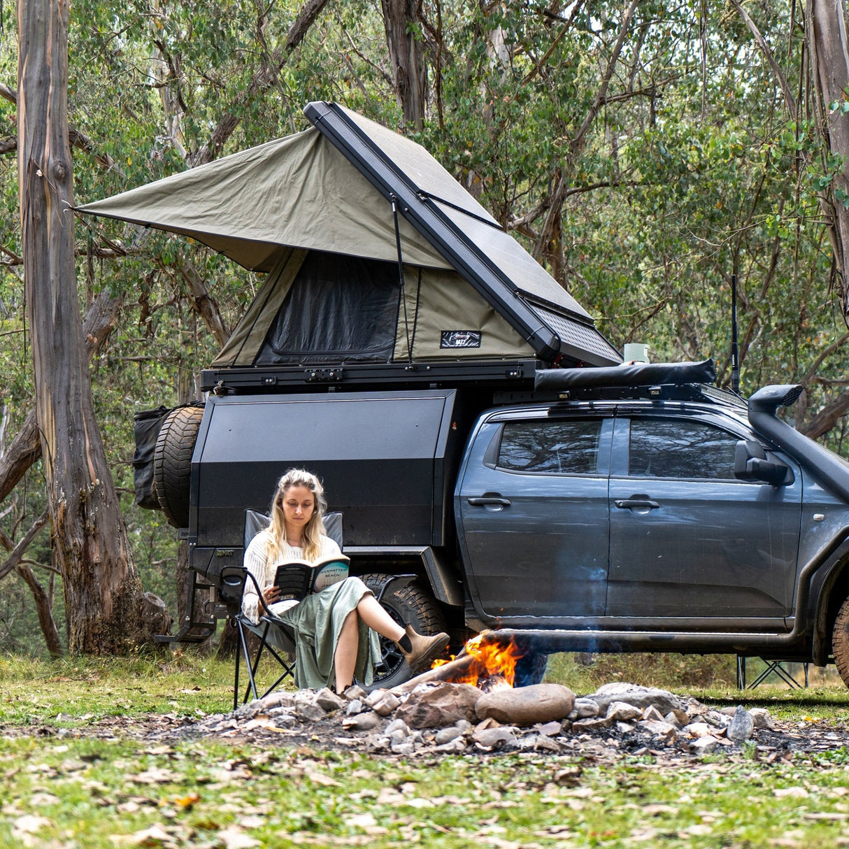 AX27 Clamshell Rooftop Tent Heavy-Duty Hard Shell RTT Australia