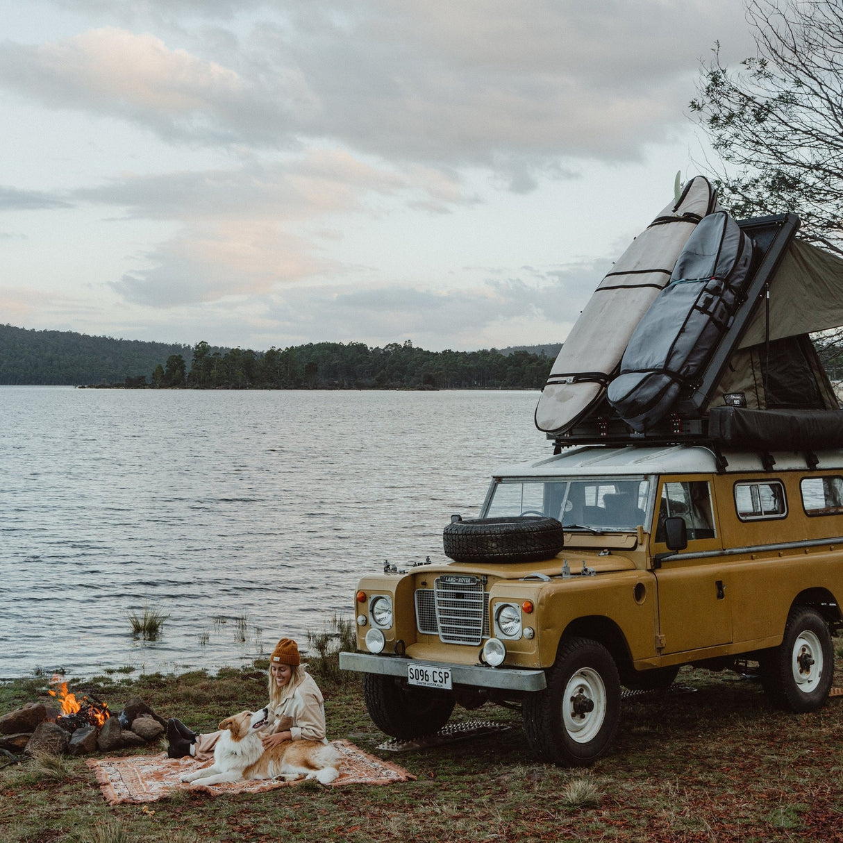 AX27 Clamshell Rooftop Tent - The Bush Company