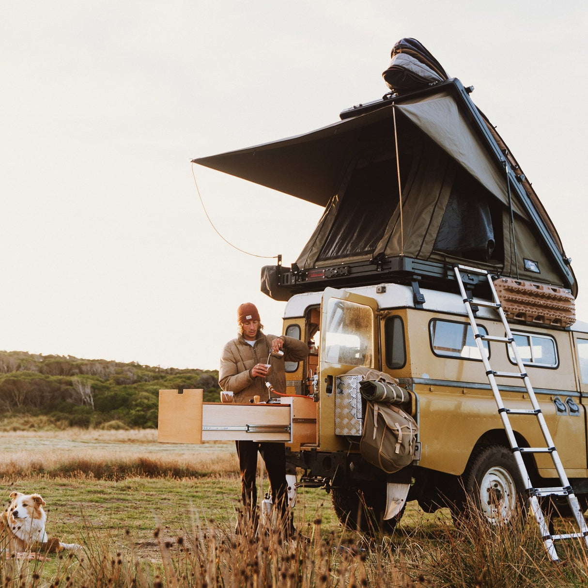 AX27 Clamshell Rooftop Tent - The Bush Company