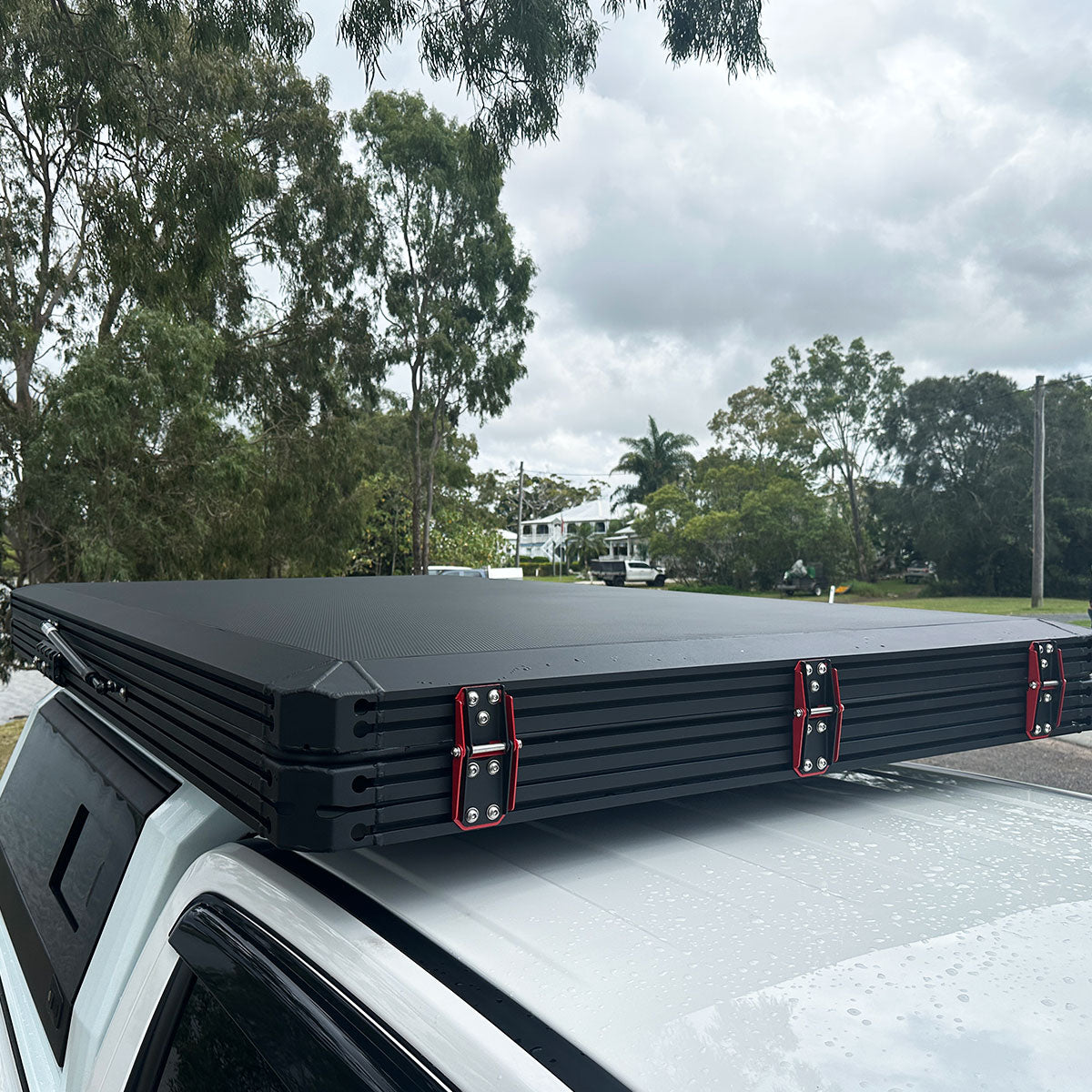 LX27 Clamshell Rooftop Tent