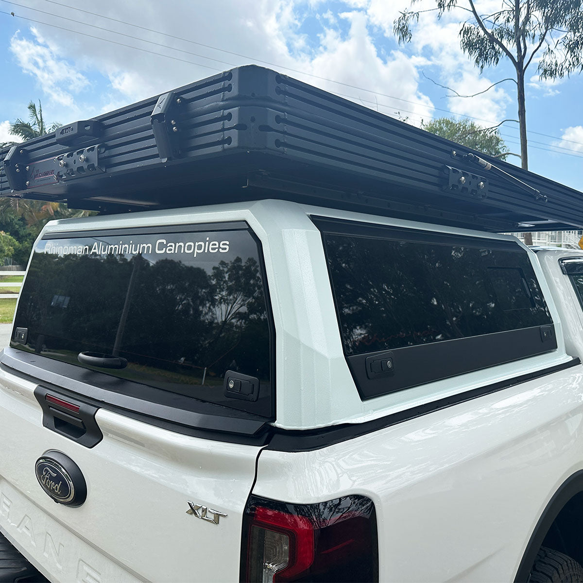 LX27 Clamshell Rooftop Tent